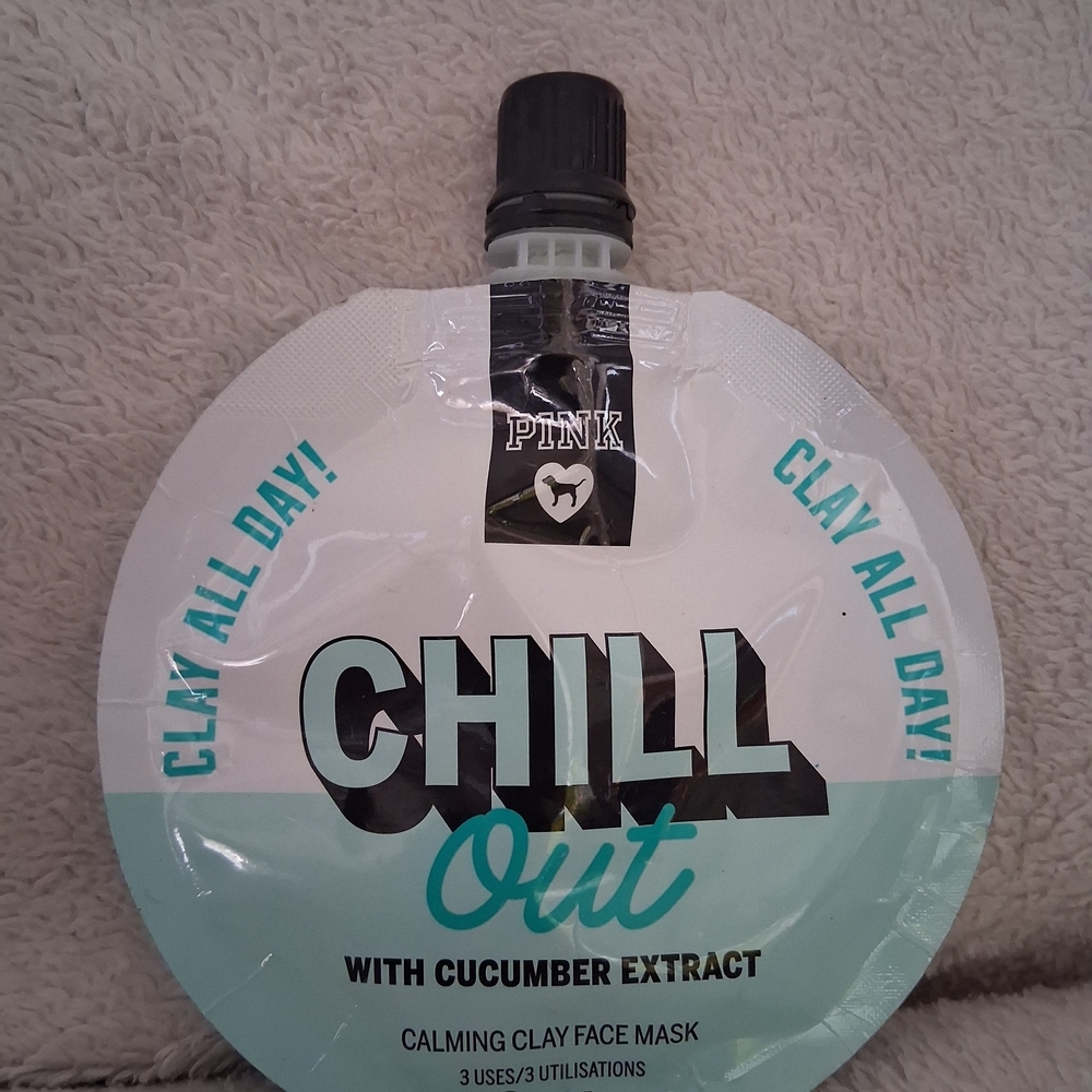 PINK Victoria's Secret Chill Out Clay Face Mask